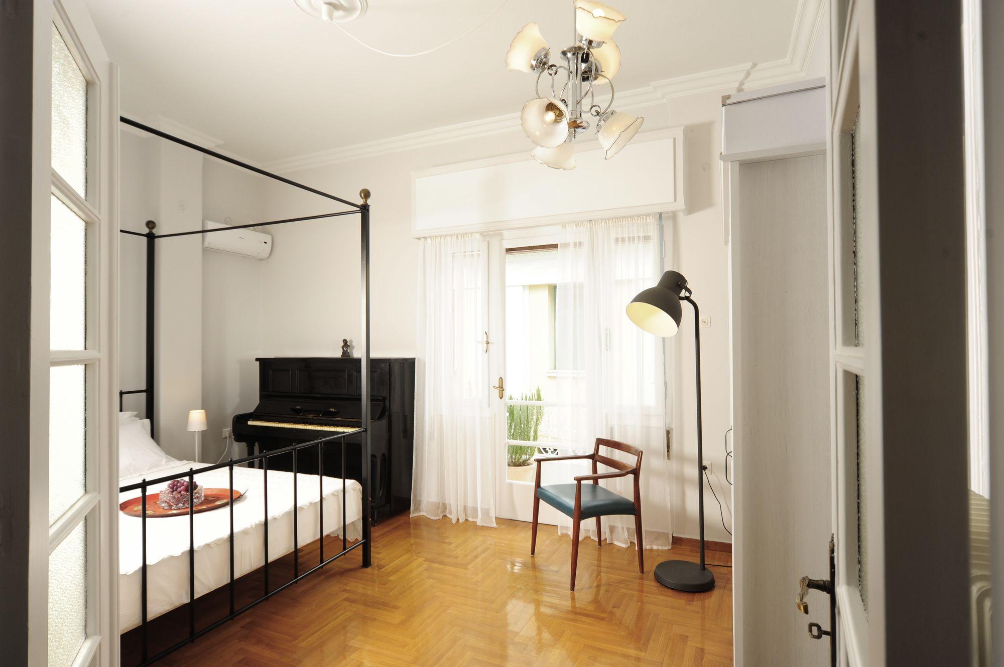 Live In Athens, Psyrri Central Apartments Ngoại thất bức ảnh